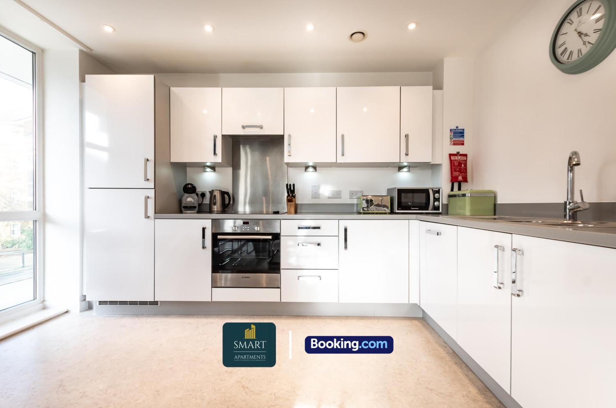 Spacious City Center Apartment By Smart Apartments Short Lets & Serviced Accommodation Apartment Southampton With Free Wifi Exterior photo