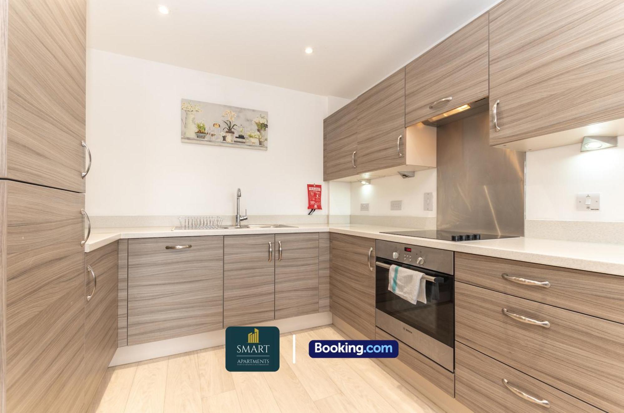 Spacious City Center Apartment By Smart Apartments Short Lets & Serviced Accommodation Apartment Southampton With Free Wifi Exterior photo